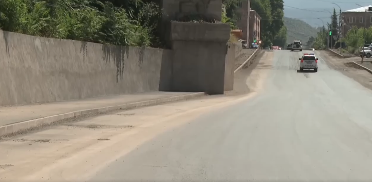 Սյունիք գյուղից Կապան տանող 4 կմ երկարությամբ ճանապարհը հիմնանորոգվում է