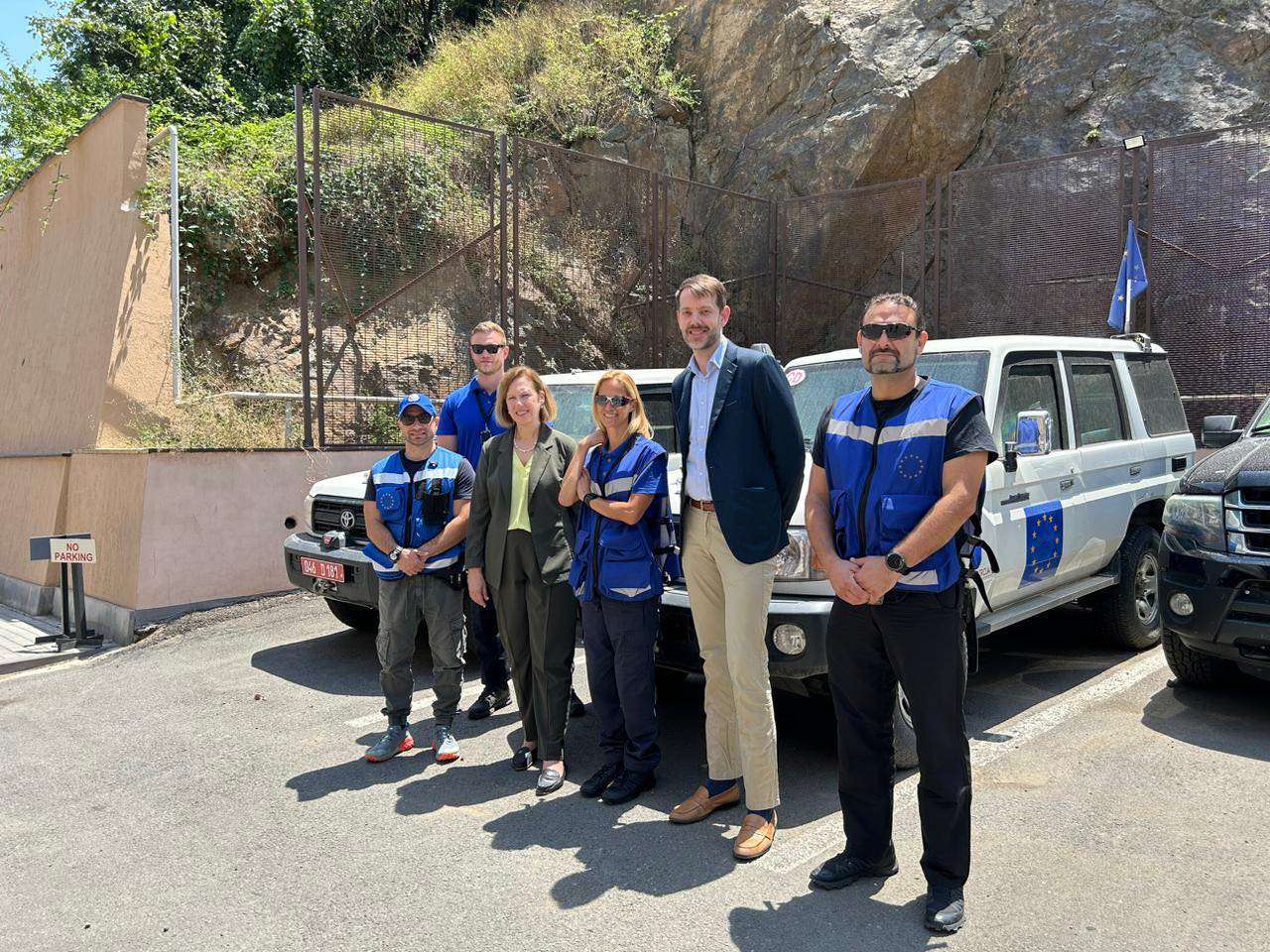 ԱՄՆ դեսպանն այցելել է հայ-ադրբեջանական սահման