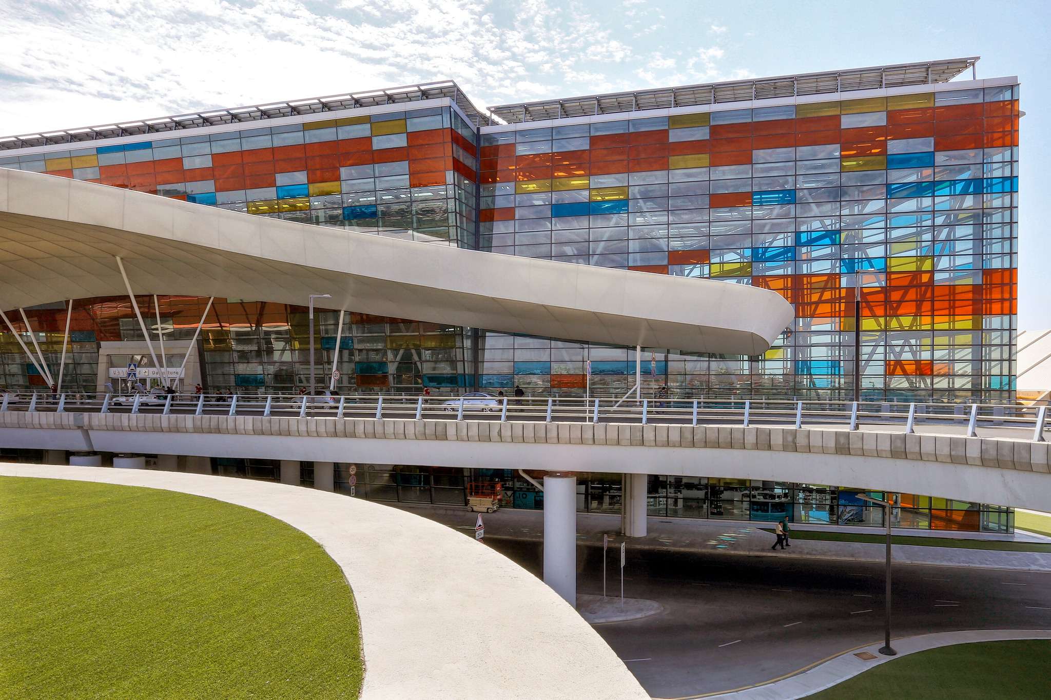 Չվերթերի կուտակումն առաջացնում է ոչ պլանավորված խցանում. «Զվարթնոց»