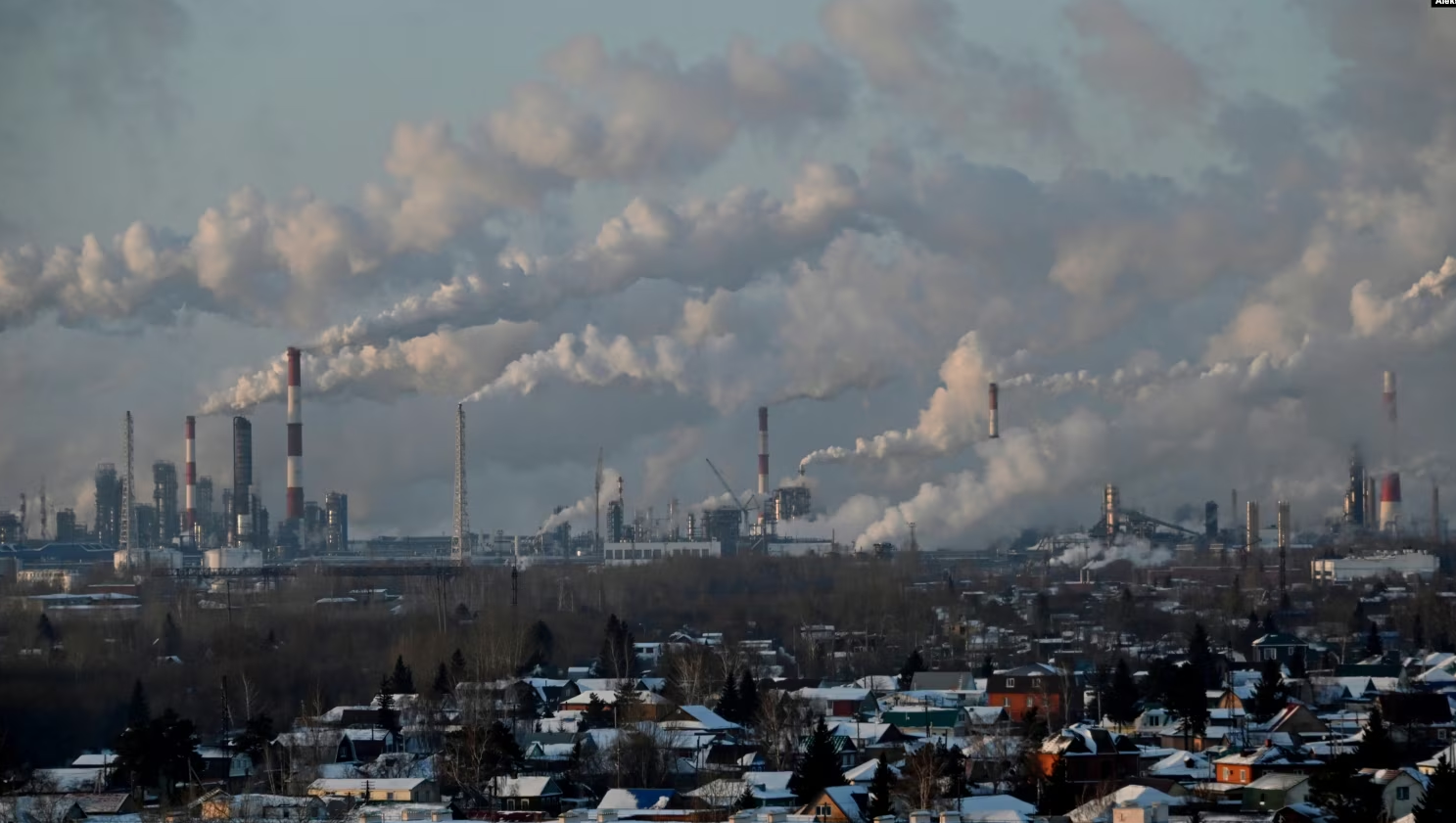 Հուժկու պայթյուն, հրդեհ Օմսկի նավթավերամշակման գործարանում