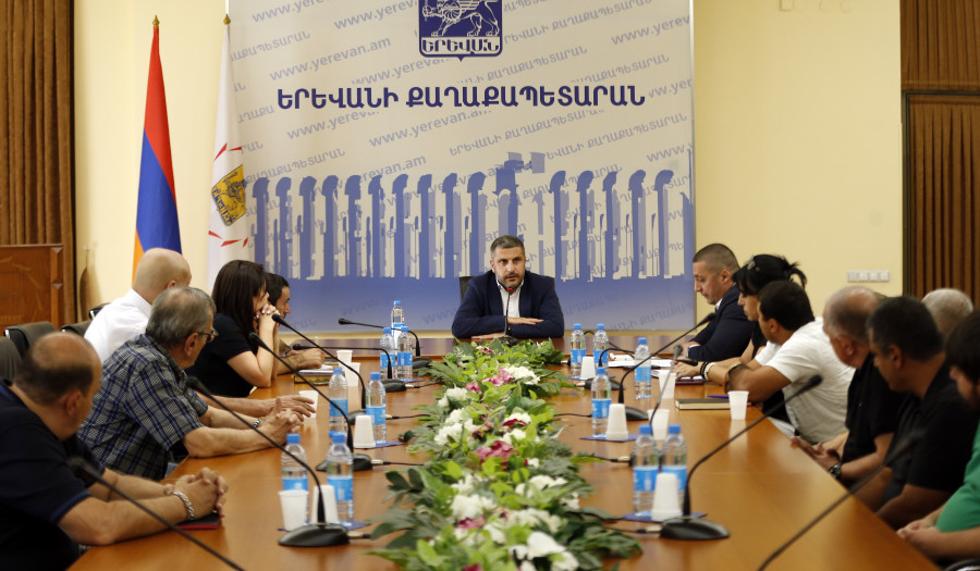 Արմեն Փամբուխչյանը հանդիպել է մարզադպրոցների տնօրենների հետ