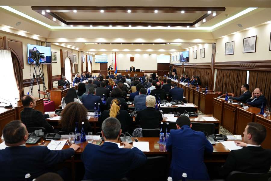 Անուշ Գինոսյանի և Անույշ Խուդավերդյանի լիազորությունները դադարեցվեցին