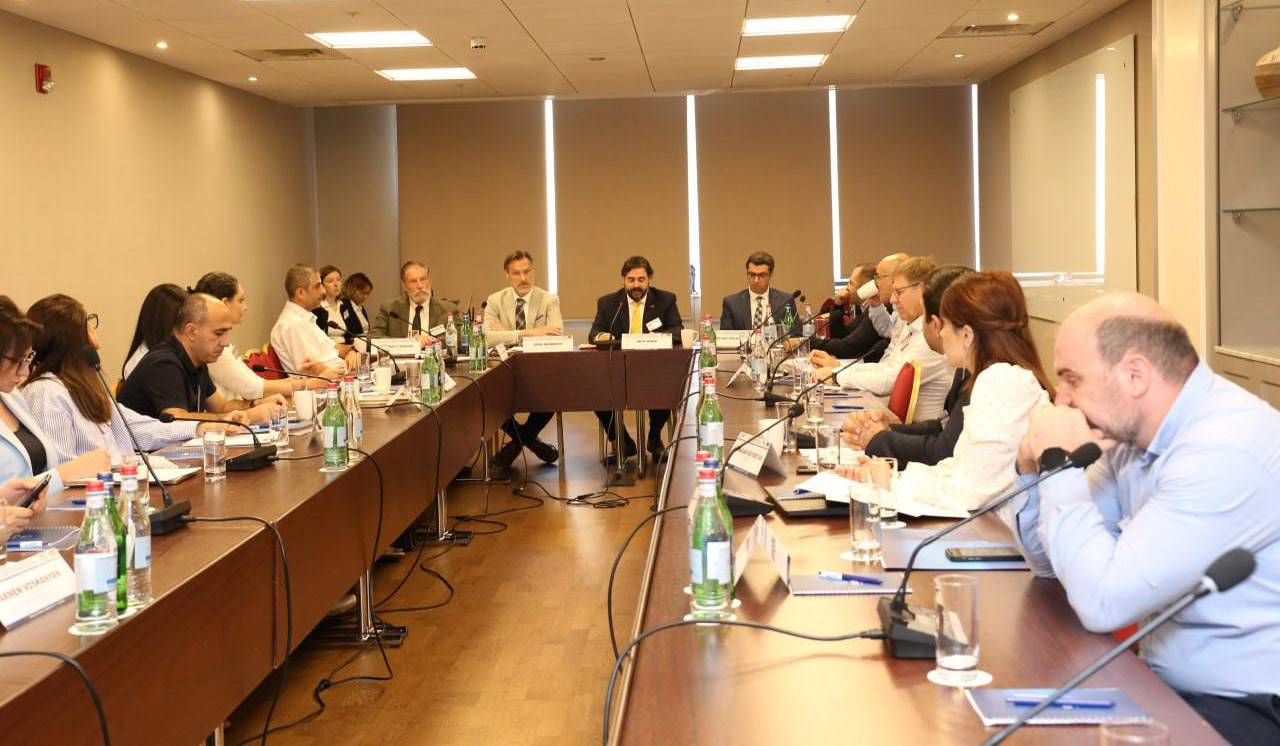 Միքայելյանը մասնակցել է տեխնոլոգիաների փոխանցման թեմայով կլոր սեղան-քննարկմանը
