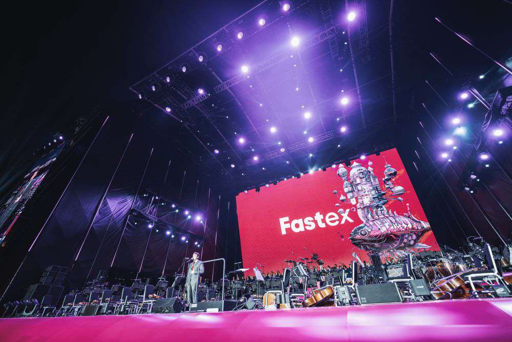 Fastex-ի և Fast Bank-ի հրավերով WCIT-ի բացման համերգին ելույթ է ունեցել  Ջեյսոն Դերուլոն