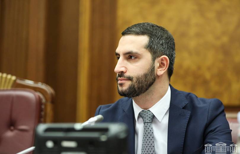 Դուք թքած ունեք գերիների ճակատագրի վրա. Ռուբինյանը՝ ընդդիմությանը