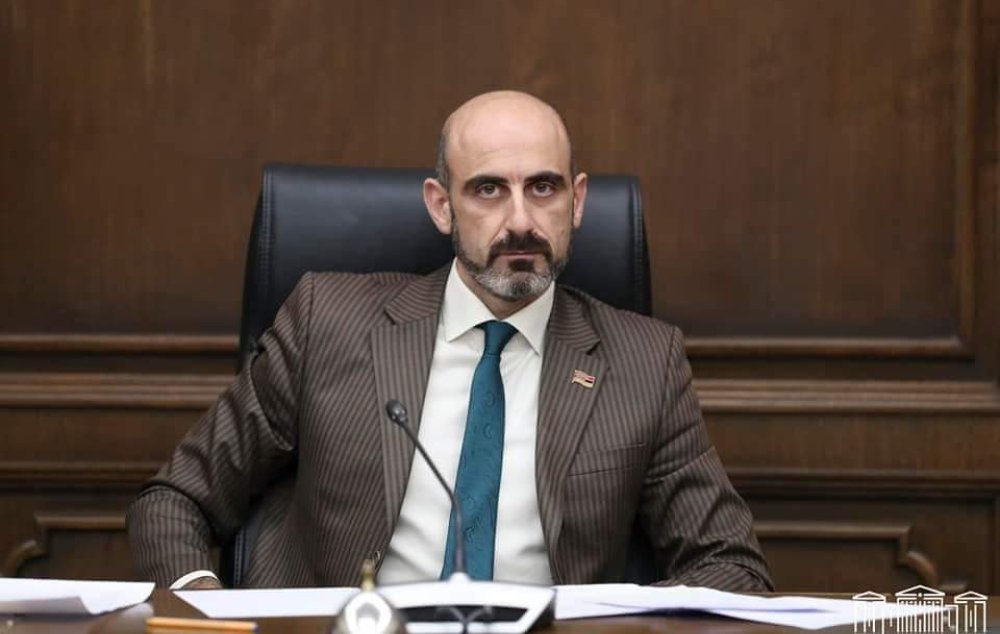 Նարեկ Զեյնալյանը վայր է դնում պատգամավորական մանդատը