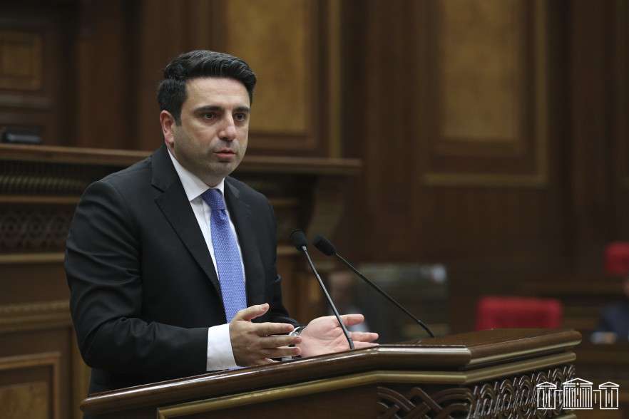 Դատախազությունը թող զբաղվի, տեսնի՝ ընկերոջս նորածին երեխուն կարո՞ղ ա՝ խաղալիք եմ նվիրել. Սիմոնյան