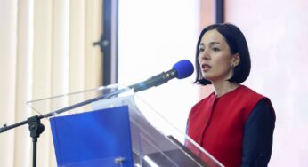 Պետք է անենք ամեն ինչ, որպեսզի ուսուցիչն իրեն լավ զգա դպրոցում․ Անդրեասյան