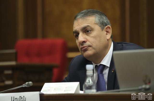 Ո՞ր մտքերն են, որ վերագրելի են Հայաստանյաց Առաքելական Սուրբ Եկեղեցուն. եթե ոչ օրհնանքի խոսքերը, ապա նզո՞վքը. Խաչատրյան