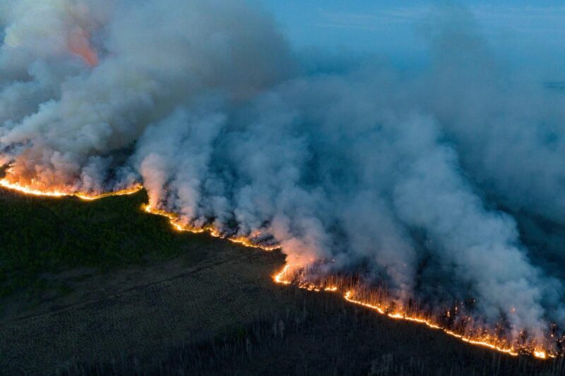 Կանադայում անտառային հրդեհների պատճառով հազարավոր մարդիկ են տարհանվել