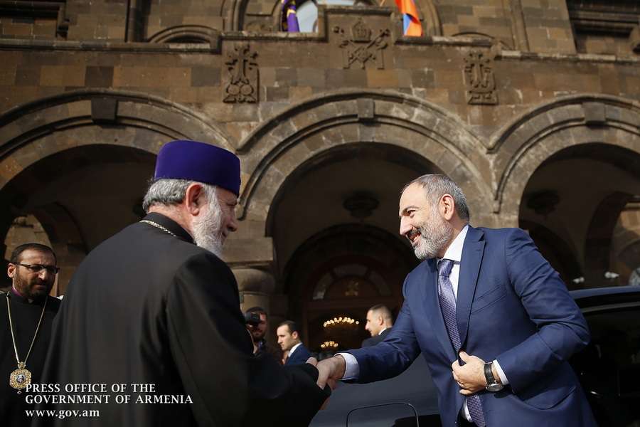 Պղծել եք եկեղեցին, դարձրել ավազակների տեղ. վարչապետ