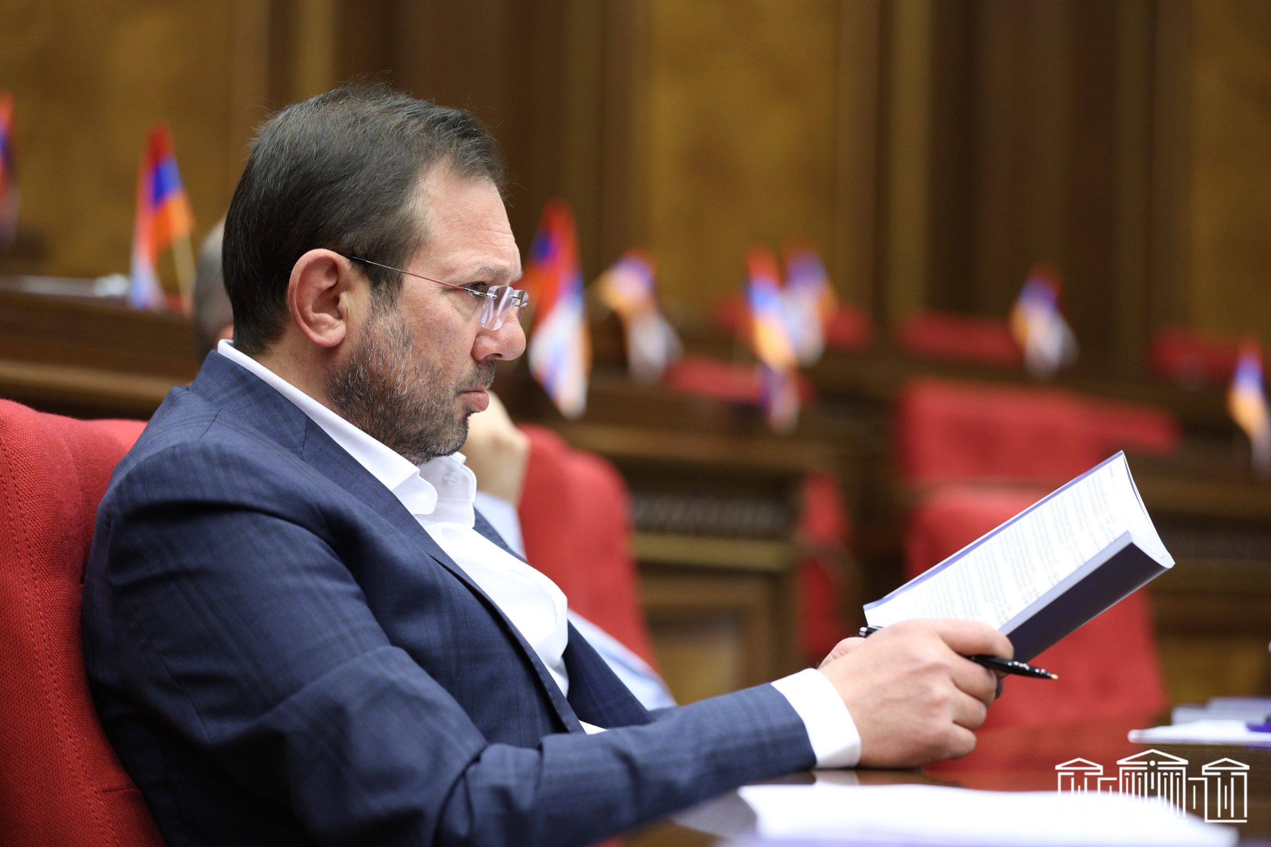 Ախր շատ երիտասարդ եք, խի՞ եք ձեզ այս վիճակում դնում. Գեղամ Մանուկյանը՝ գլխավոր դատախազին