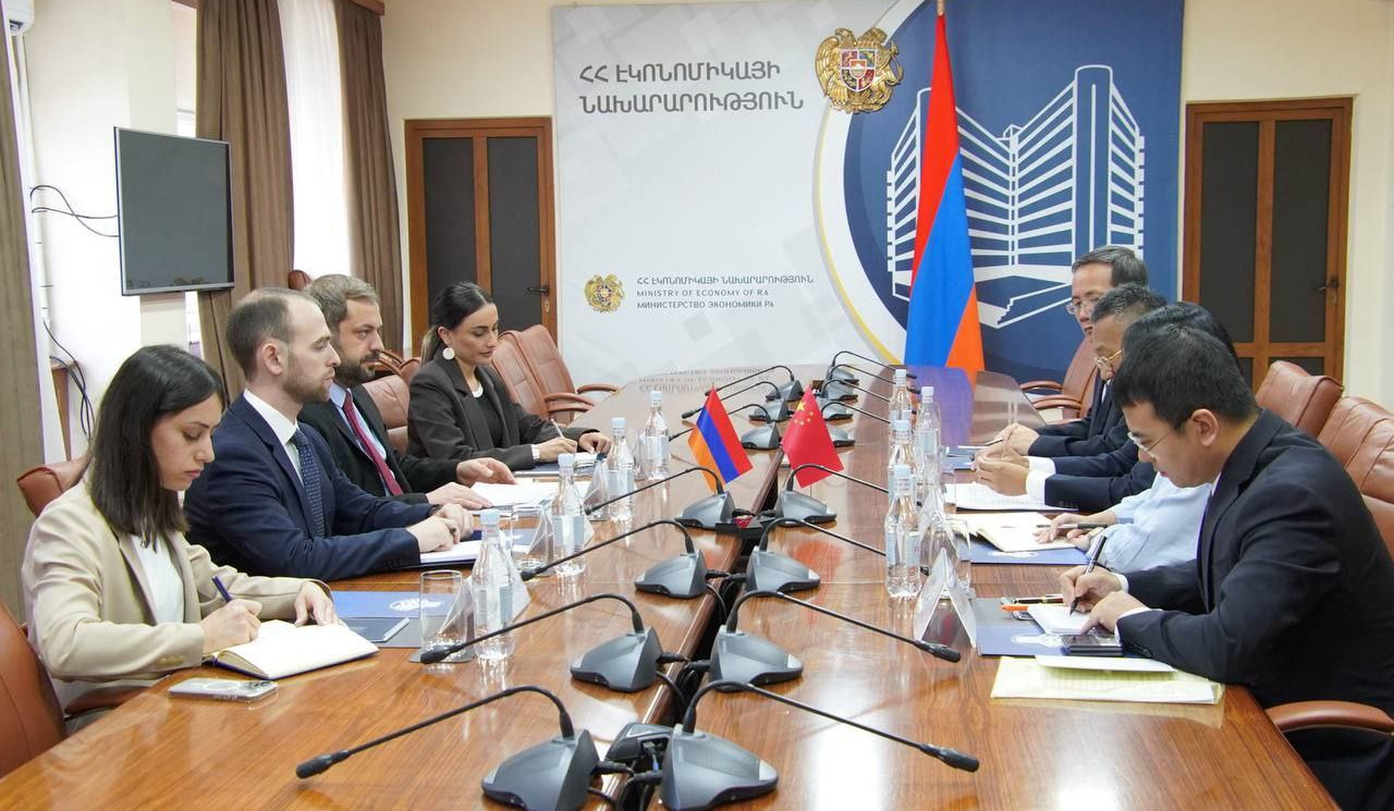ՀՀ-ն բաց է չինական ներդրումների համար. Պապոյանը՝ Չինաստանի դեսպանին