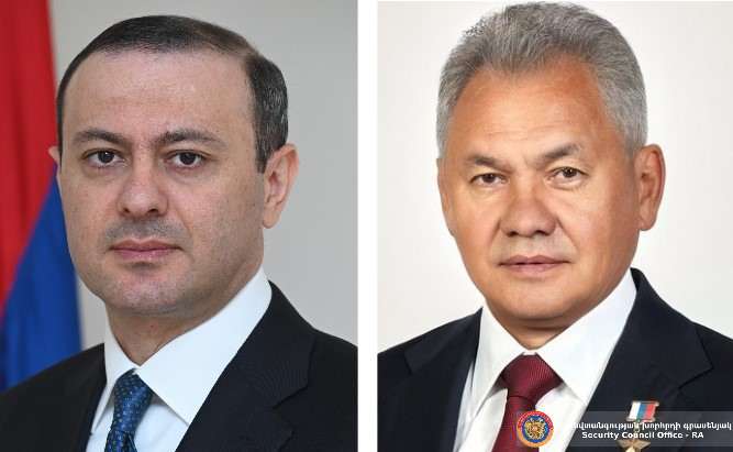 Գրիգորյանն ու Շոյգուն քննարկել են ՀՀ-ի և Ադրբեջանի միջև ձեռքբերված համաձայնությունները
