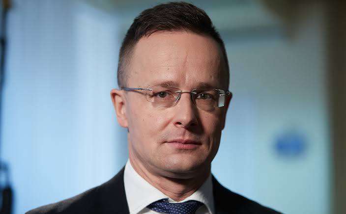 Հունգարիան երաշխավորում է Պուտինի անխոչընդոտ ժամանումը. Սիյարտո