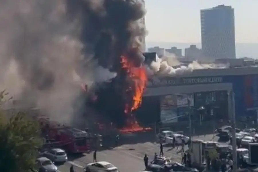 1 տուժած հոսպիտալացվել է. մանրամասներ՝ Կոմիտասի հրդեհից