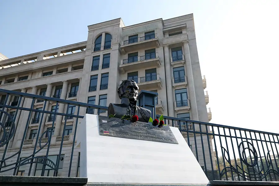 Երևանում բացվել է Ուրուգվայի ազգային հերոս Խոսե Խերվասիո Արտիգասի կիսանդրին