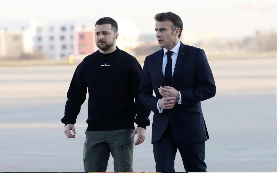 Խոշոր կոռուպցիոն սկանդալի ֆոնին Զելենսկին ժամանել է Փարիզ