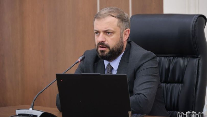 Բոլորս կերել ենք, ու ինչպես տեսնում եք՝ ոչ մեկ չի թունավորվել. Պապոյանը՝ ներկրված ցորենի մասին