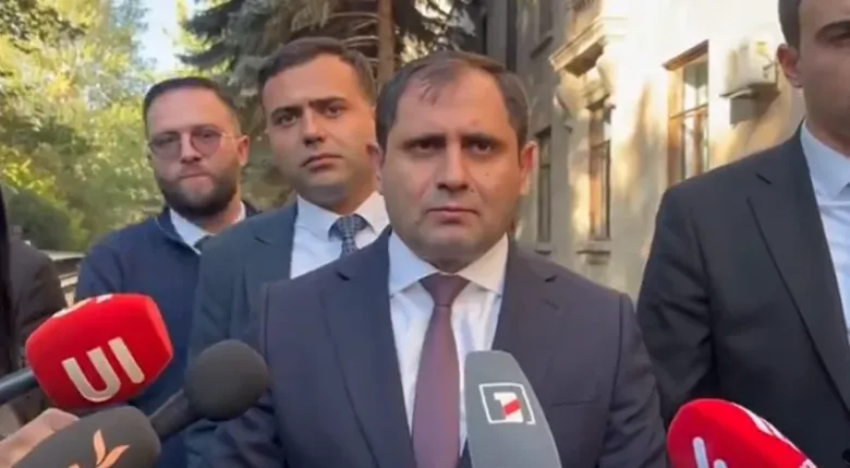 Հայաստանը Հնդկաստանից SU-30MKI ինքնաթիռներ ներկրելու մասին պայմանավորվածություն չունի. Պապիկյան