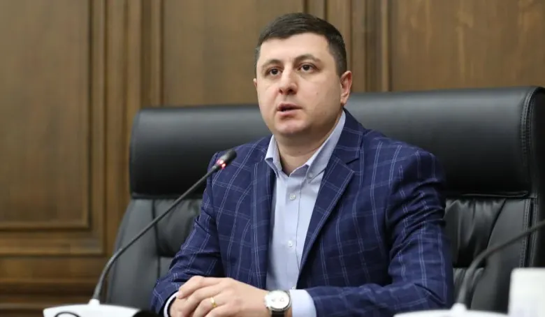 ԶՈւ-երում ատեստացիայի խնդրահարույց դրույթ է բոլոր զորատեսակներին նույն սկզբունքներով քննություն սահմանելը. Աբրահամյան