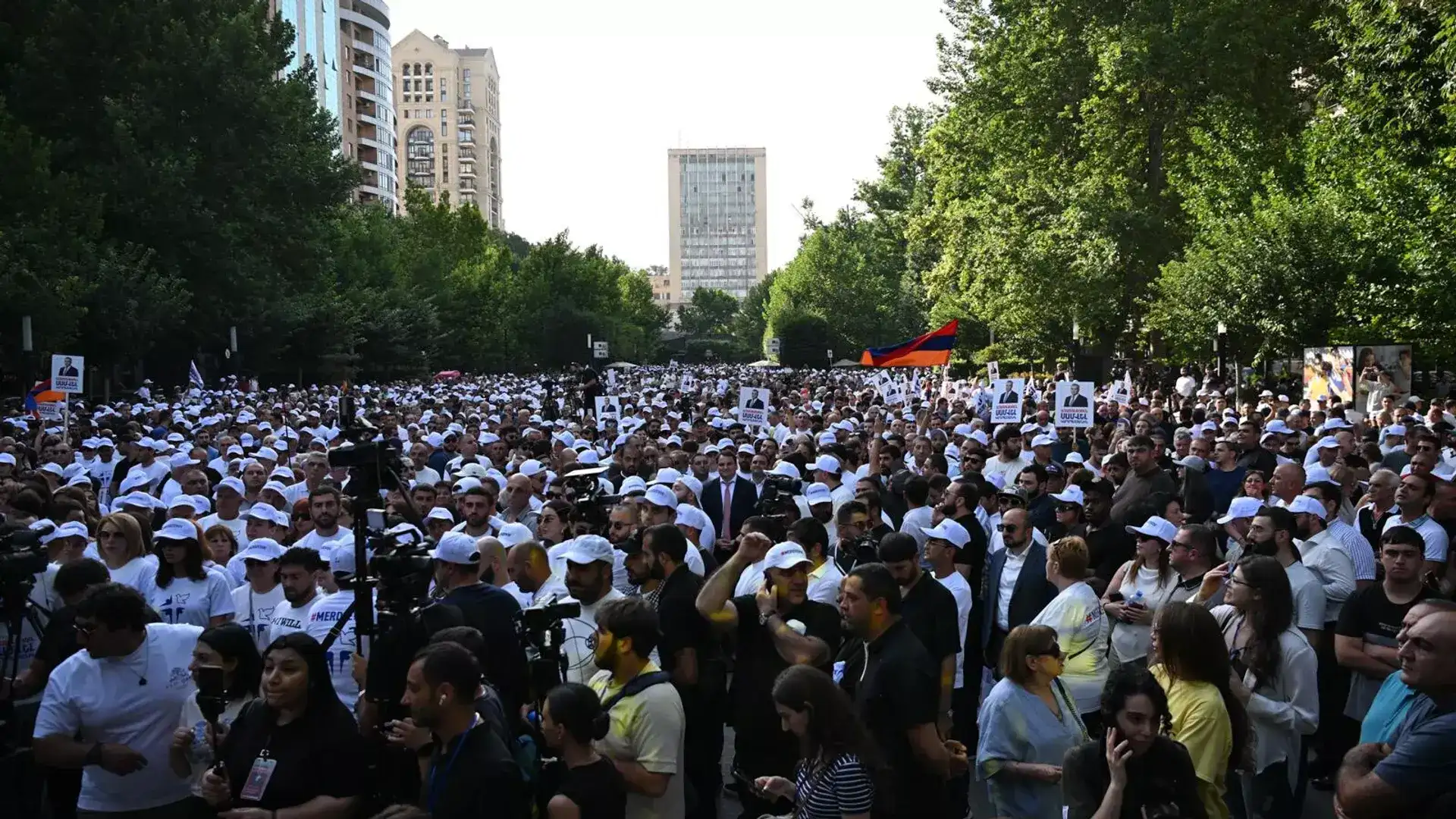 Թմրանյութ բաժանելու կասկածանքով ձերբակալել են Սամվել Կարապետյանի համախոհների