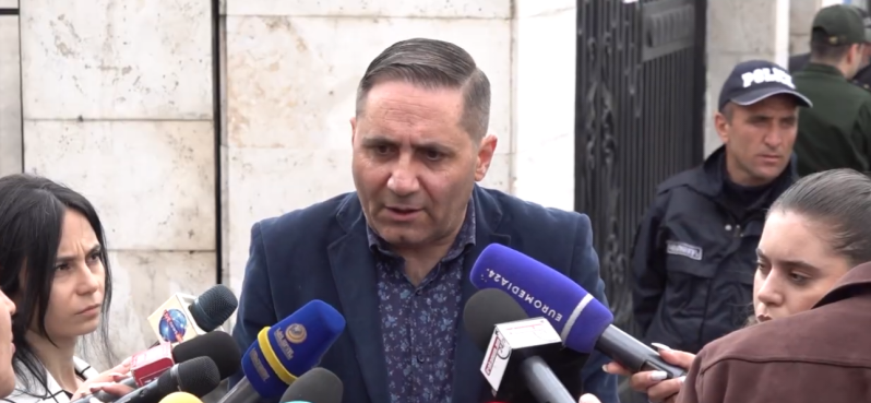 «Ժողովրդավարության բաստիոն» կոչված Հայաստանը դառնում է հակաժողովրդավարական ՔԿՀ-ի. Արման Աբովյան