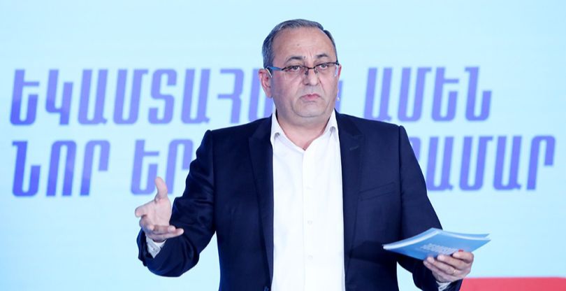 Դուք թե՛ Սամվել Կարապետյանից եք թույլ , թե՛ Գագիկ Ծառուկյանից, թե՛, առավել ևս, Ռոբերտ Քոչարյանից. Արծվիկ Մինասյանը՝ Փաշինյանին