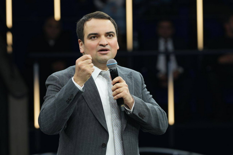 Պետք է կառավարիչ, որը ռիլ չի անում, այլ նստում է ու գործ է անում․ Նարեկ Կարապետյան