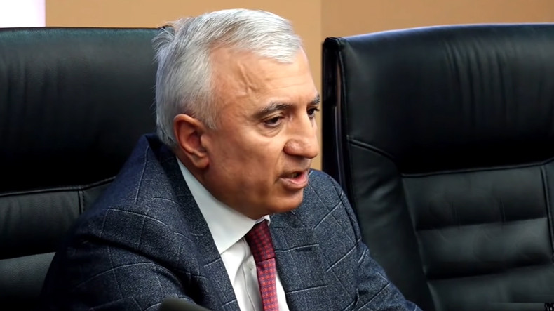 Սա ոչ միայն բացահայտ հակասում է դավանաբանական կանոններին, այլև աշխարհիկ օրենսդրությանը. Դանիելյան