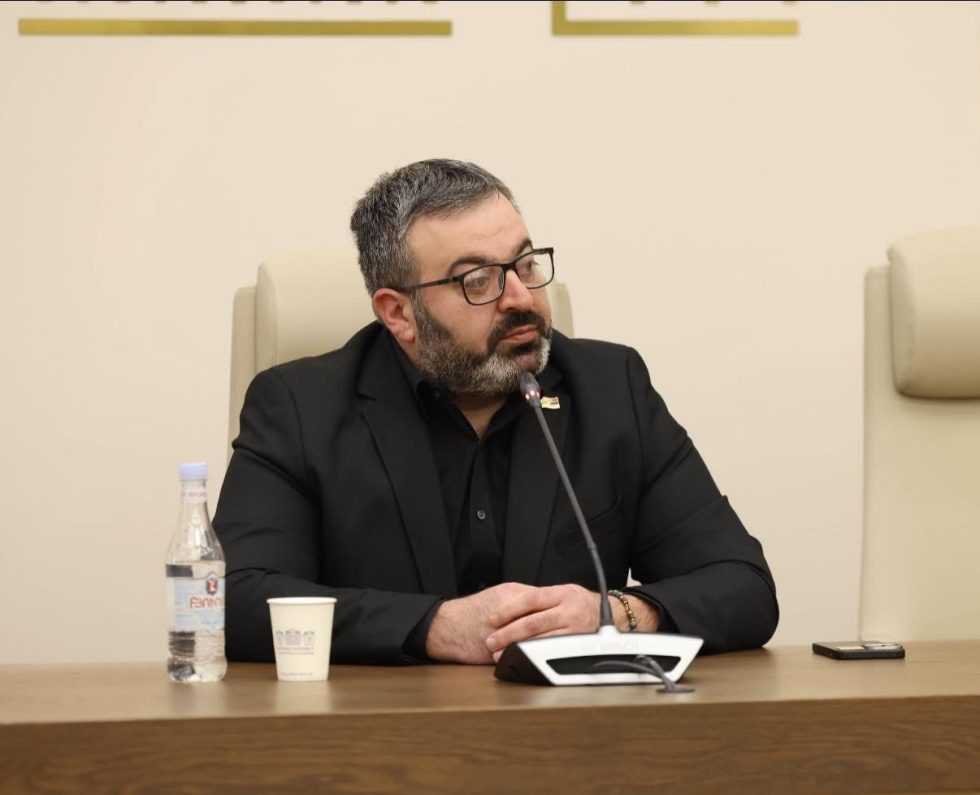 Միայն կարողանում են քանդել, հանձնել, սպառնալ սեփական ժողովրդին, տուգանել ու կալանավորել․ պատգամավոր