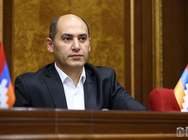 Հակակոռուպցիոն կոմիտեն Մարտուն Գրիգորյանի տանը խուզարկություն է իրականացնում