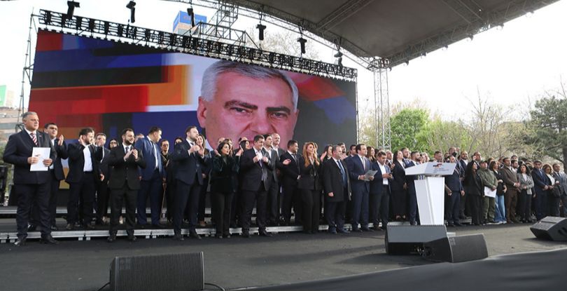 «Ուժեղ Հայաստան» կուսակցությունը քարոզարշավը մեկնարկում է  Ազգային Ժողովի շենքի առջև