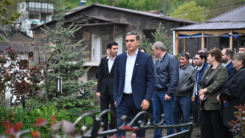 Ով ես դու, որ ուզում ես վախի մեջ պահել մեր ժողովրդին. Թաթոյան
