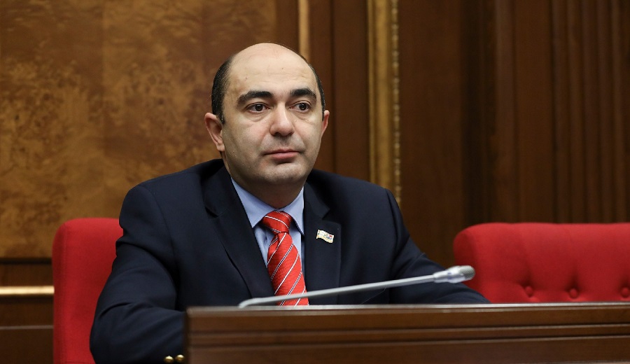 Նիկոլին ասեք՝ Գյուլնազ տատն էր զանգել․ Էդմոն Մարուքյան