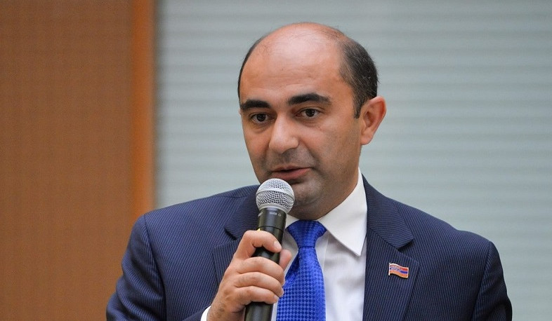 Մենք չենք ուզում Բրիտանիայի թագուհու դագաղի հետ նկարվող նախագահ ունենալ․ Էդմոն Մարուքյան