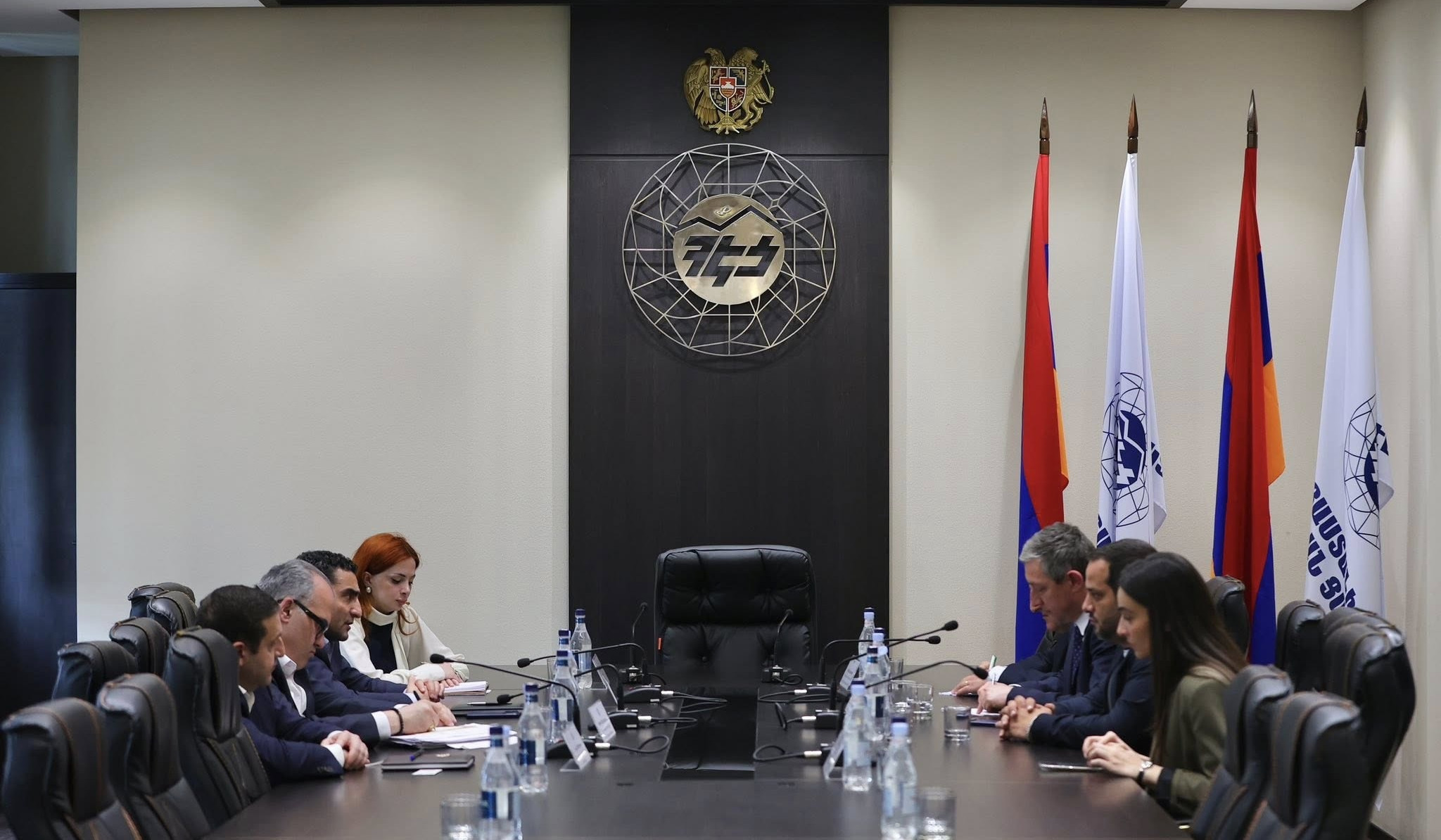 Ռոմանոս Պետրոսյանը ընդունել է «Շնայդեր Էլեկտրիկ Ռումինիա» ընկերության Հայաստանի ներկայացուցչության տնօրենին
