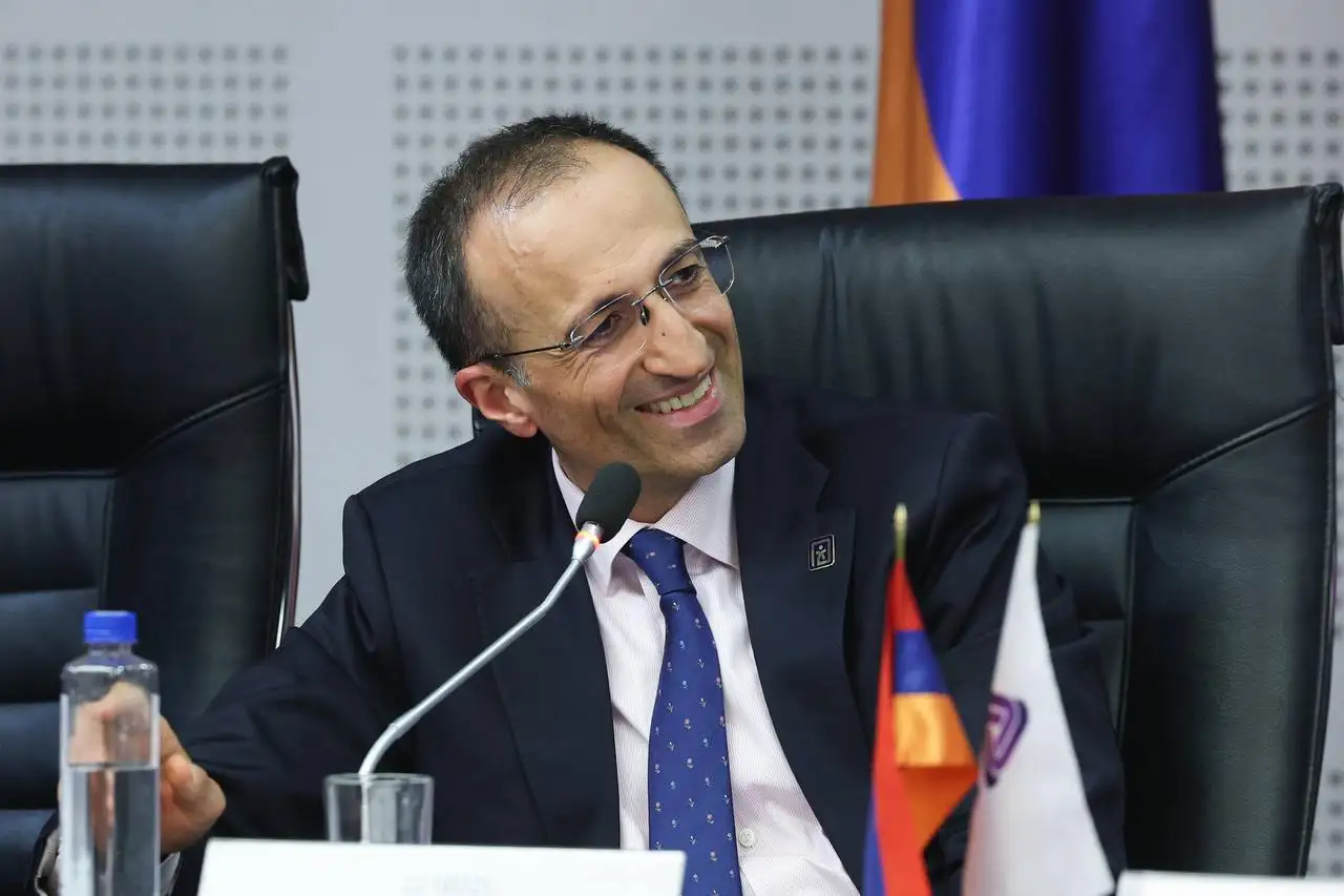 Հայաստանում հունիսի 17-ը պաշտոնապես նշում ենք որպես Հայրերի օր. Արսեն Թորոսյան