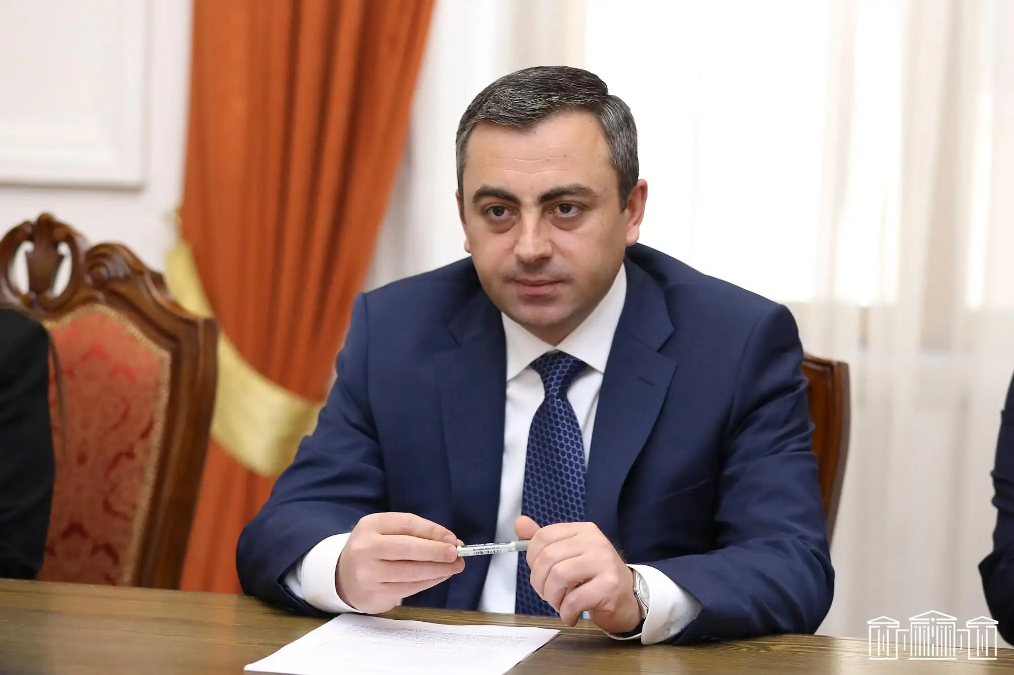 Իշխան Սաղաթելյանի բնակարանում կատարվում են քննչական գործողություններ