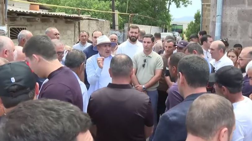 Խասյաթ ունի ծիրանը՝ մի տարի բերք է տալիս, մի տարի լավ չի տալիս. Փաշինյանը` արարատցիներին