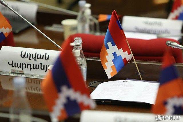 ԱԺ-ում Արցախի դրոշները դնելով ո՛չ Արցախը մնաց հայկական, ո՛չ էլ Նիկոլ Փաշինյանը իշխանազրկվեց