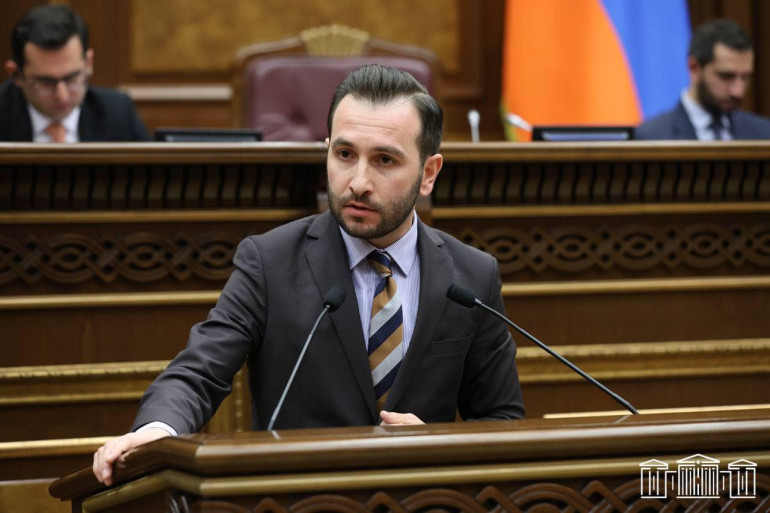 «Իմ կինը Հայփոստի պատմության մեջ ամենացածր աշխատավարձ ստացող տնօրենն է». Հայկ Կոնջորյան