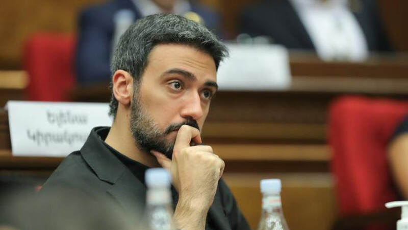 «ԱԺ նիստերի դահլիճը զոհասեղան ա՞». Արամ Վարդևանյան