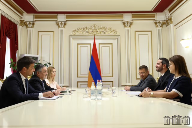 Ռուբեն Ռուբինյանն ընդունել է ՀՀ-ում Արգենտինայի արտակարգ և լիազոր դեսպանին