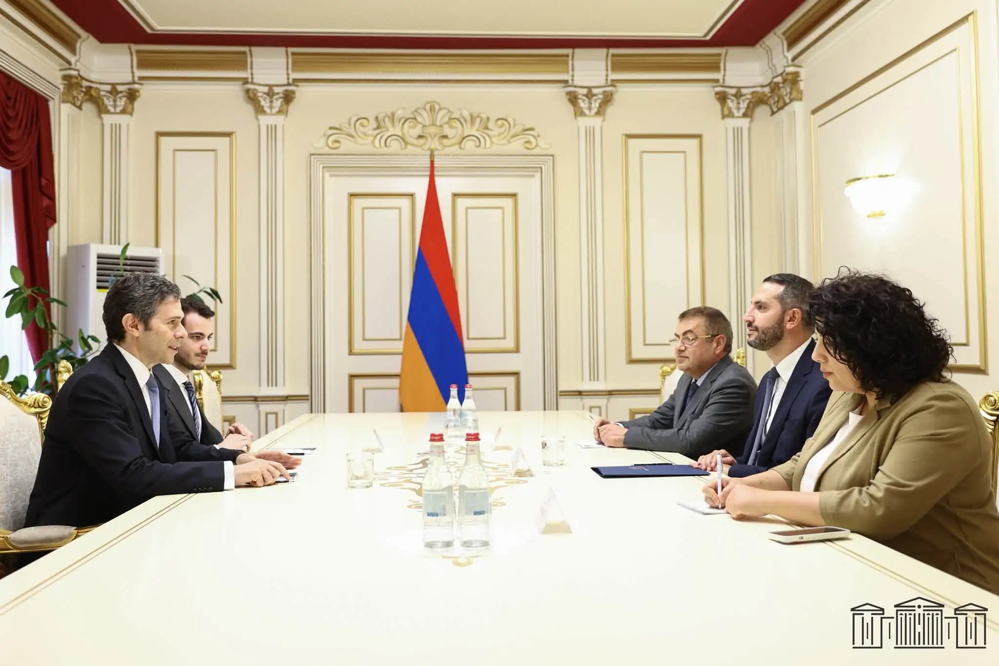 Ռուբինյանն ու Հունաստանի դեսպանը քննարկել են երկկողմ հարաբերությունների խորացումը