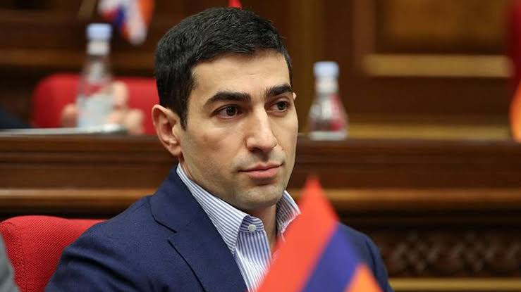 Լևոն Քոչարյանի բնակարանում և մի քանի տասնյակ այլ հասցեներում խուզարկություններ են իրականացվում
