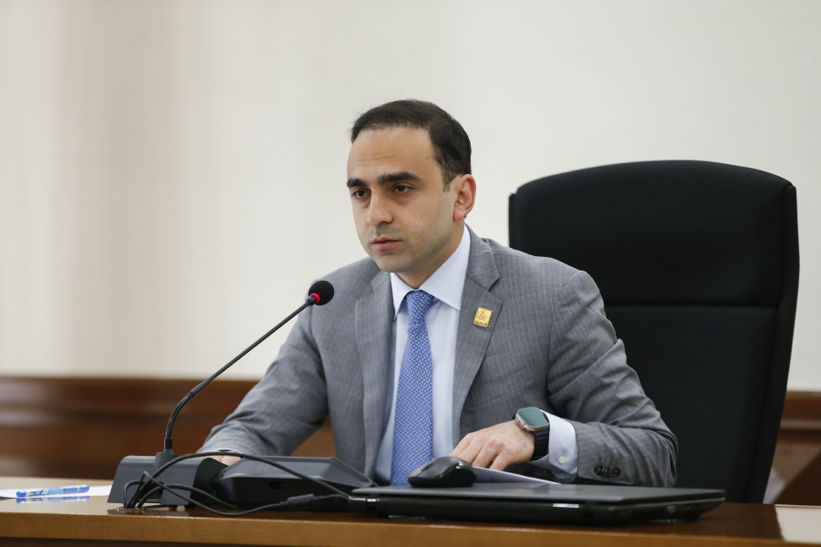 Մարզային տրանսպորտը չպետք է Երևանում ուղևորափոխադրումներ իրականացնի․  Ավինյան