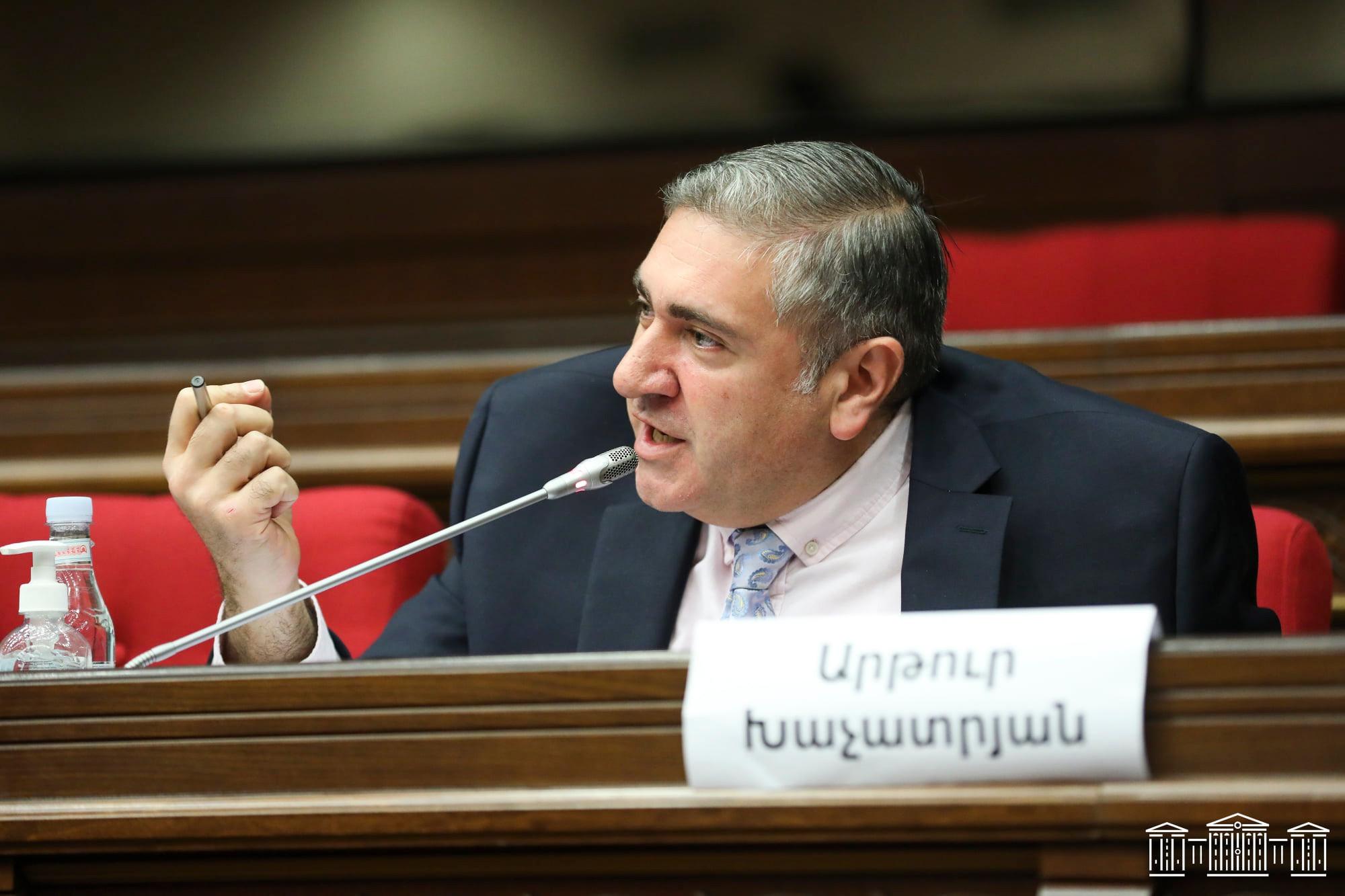 «Դուք իրականացնում եք Հայաստանի ապահայկականացման քաղաքականություն». Արթուր Խաչատրյան
