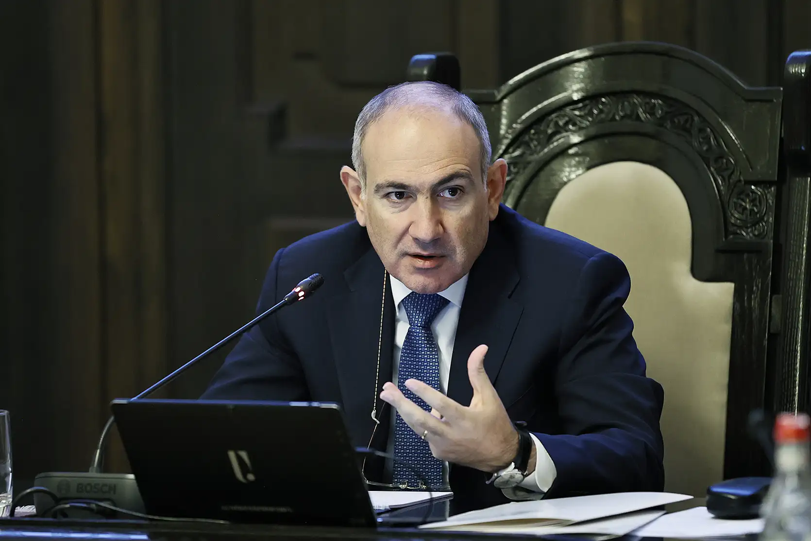 Իմ անձանական օդանավն է, պապս է ժառանգություն թողել. վարչապետ
